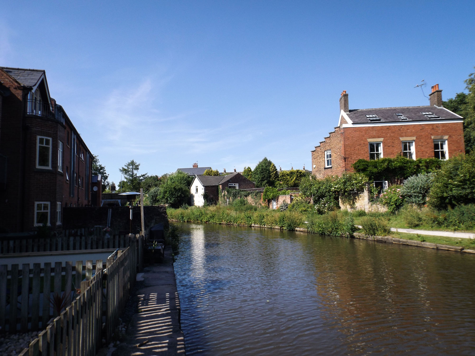 Canal_Side_Rear_View_Photo_LR Canal_Side_Rear_View_Photo_LR